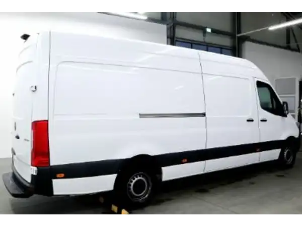 MERCEDES-BENZ SPRINTER (4/9)